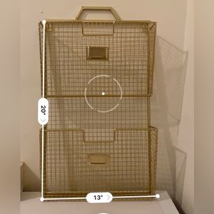 Gold mail organizer